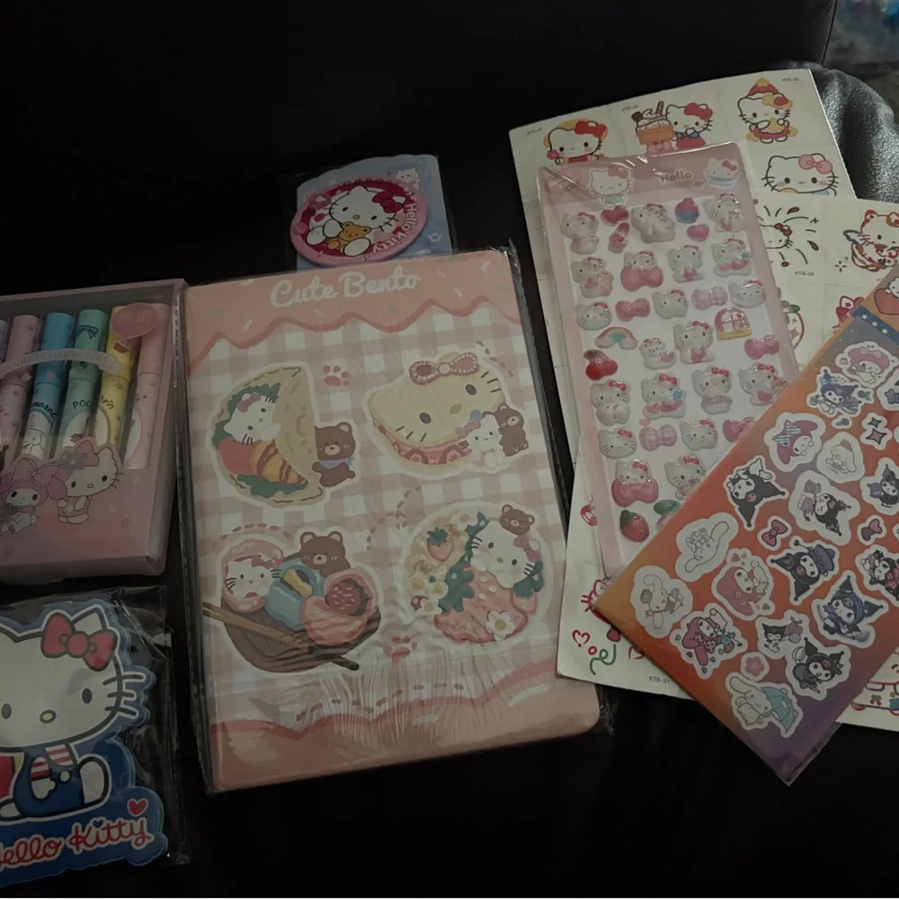 Hello Kitty Pink and White‎ Sticker & Stationery Set